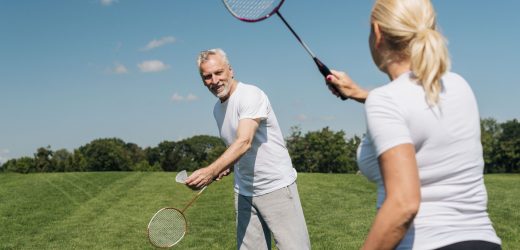 couple-playing-tennis-together-outdoors (1) (2)
